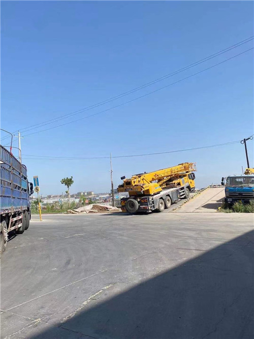 湘潭县25吨吊车的租赁价格大概是多少？